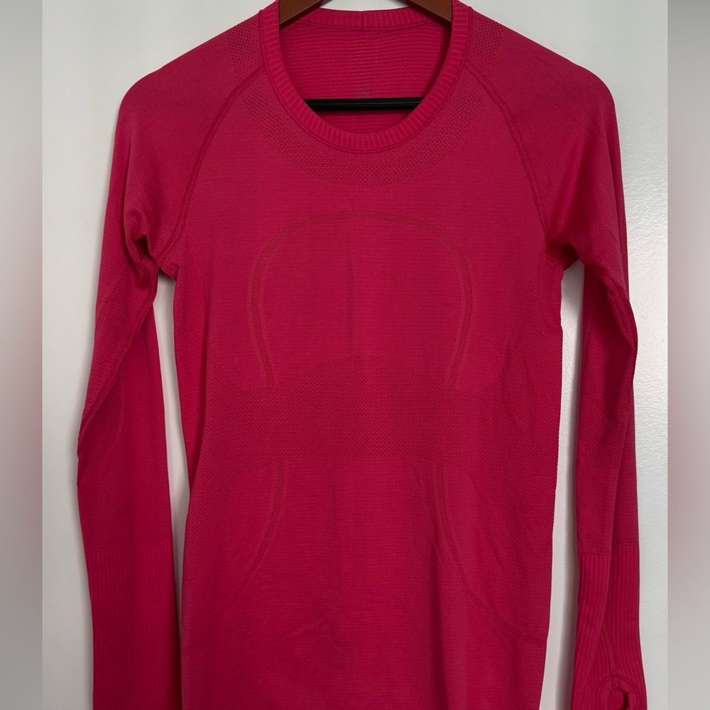 Lululemon Swiftly Tech Long Sleeve Crew in Pink